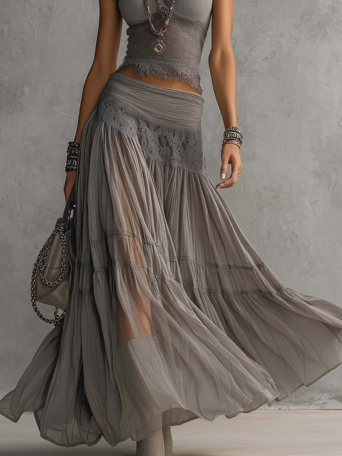 Alba - Conjunto con top gris de paneles de encaje y falda larga plisada