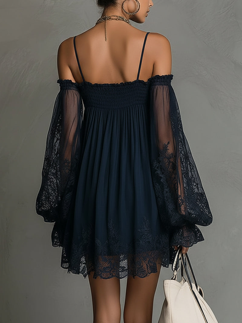 Noemi - Vestido mini de chifón azul marino con scollo a hombros descubiertos, borde de encaje y mangas transparentes