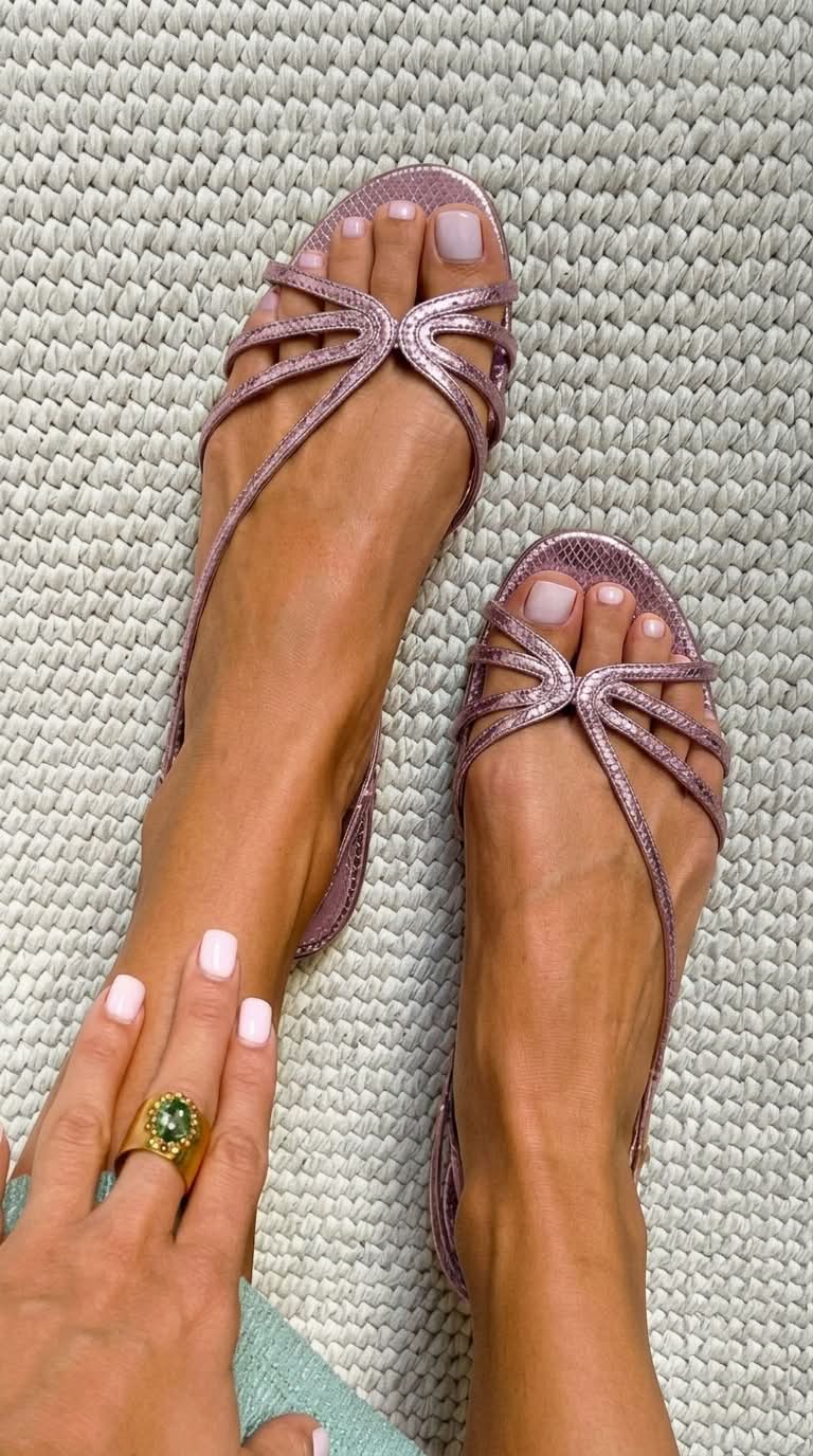 Ginevra | Sandalias doradas de elegancia veraniega
