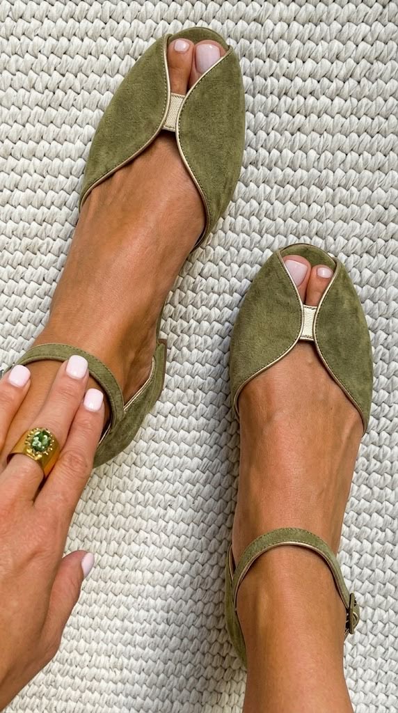Olivia | Sandalias elegantes verde salvia