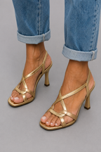 Elisabetta | Sandalias doradas con encanto veraniego