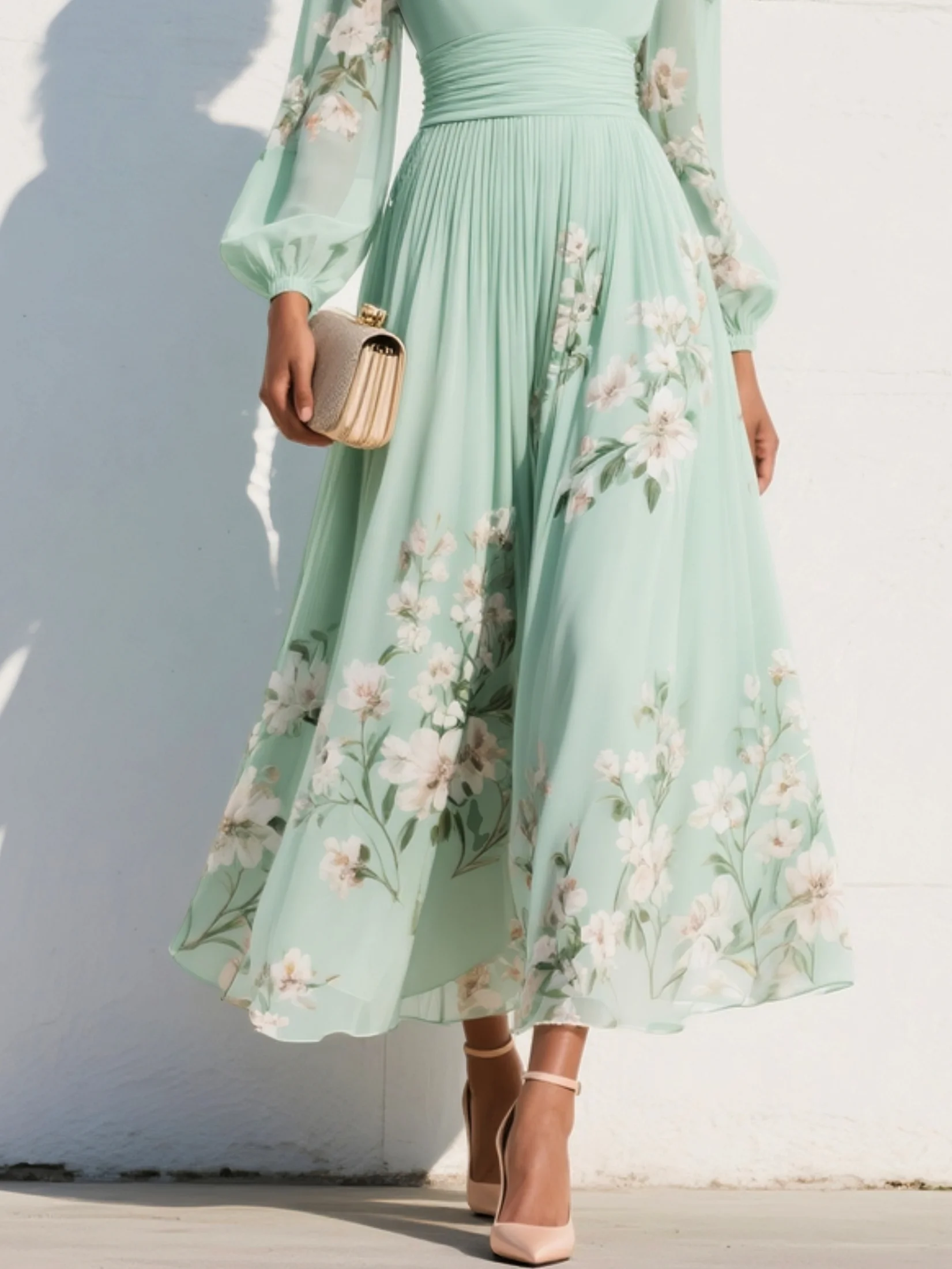 Vestido maxi plisado de chifón verde menta con estampado floral