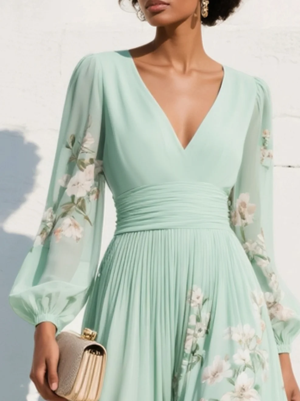 Vestido maxi plisado de chifón verde menta con estampado floral