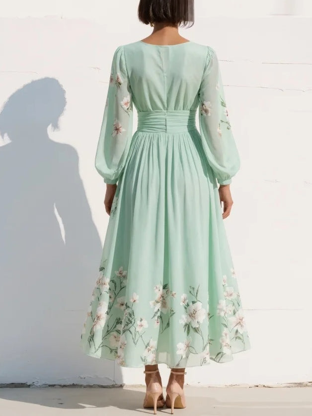 Vestido maxi plisado de chifón verde menta con estampado floral