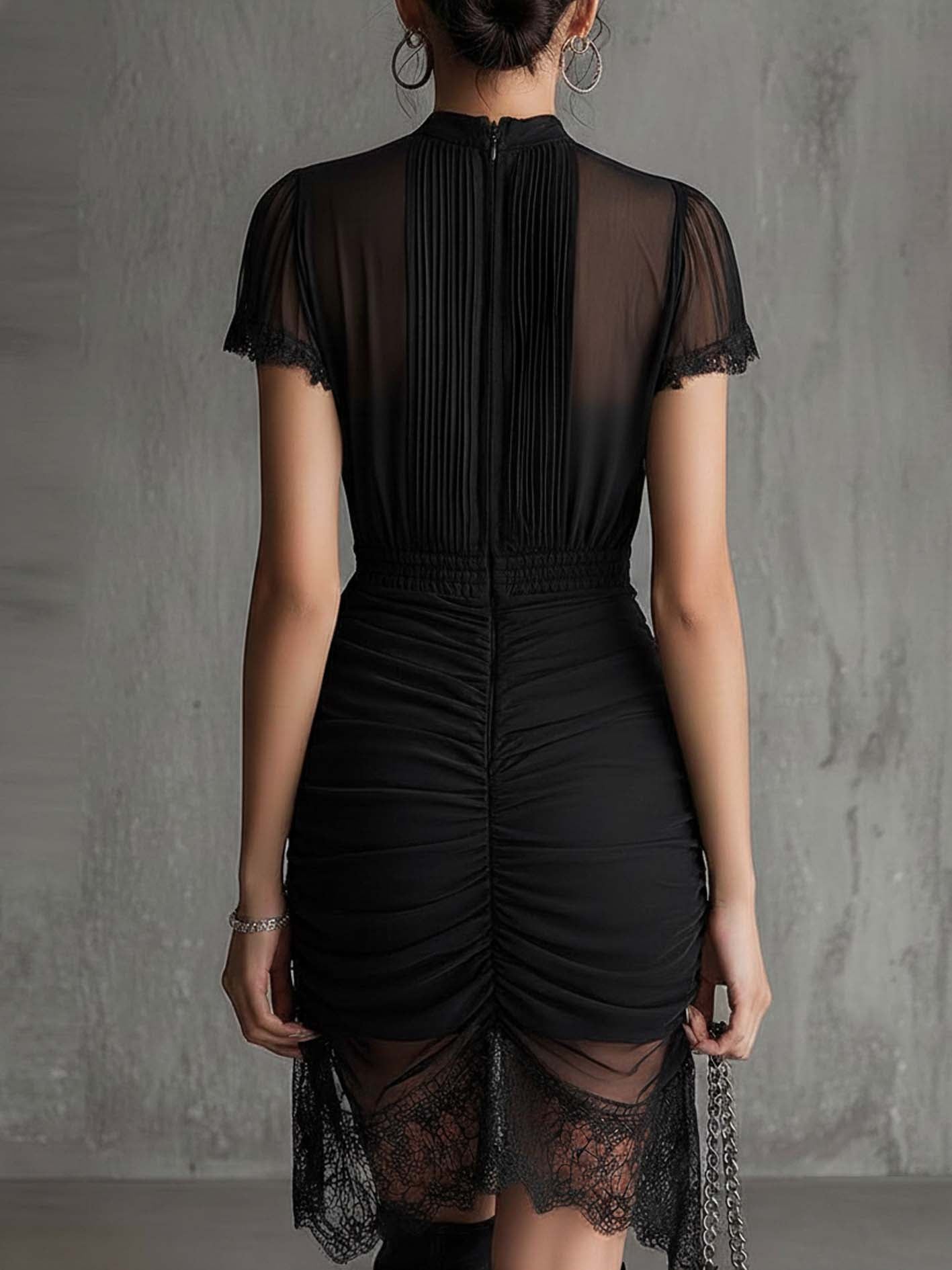 Vestido Mini de Chifón Negro con Cintura Plisada